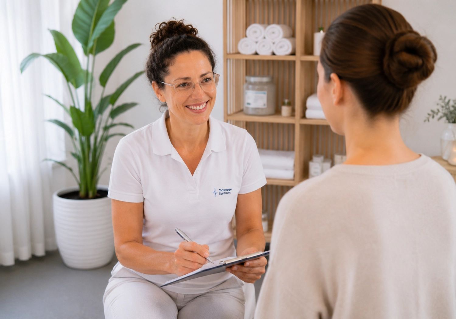 Therapeutische Massage mit gezielten Handgriffen im Massage Zentrum bei Kloten